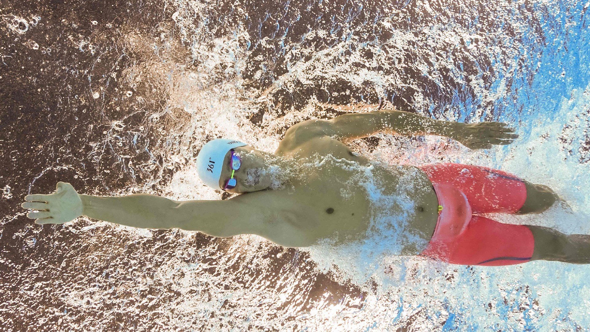 爆冷引发热议！，德约科维奇在TL比赛中败北赢得满堂喝彩