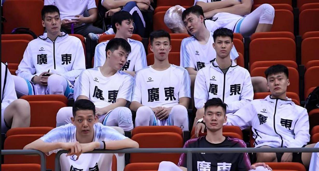 九游官网-全运会最新形势：广东男篮高居榜首，金州勇士强势追赶，冠军归属成迷的简单介绍